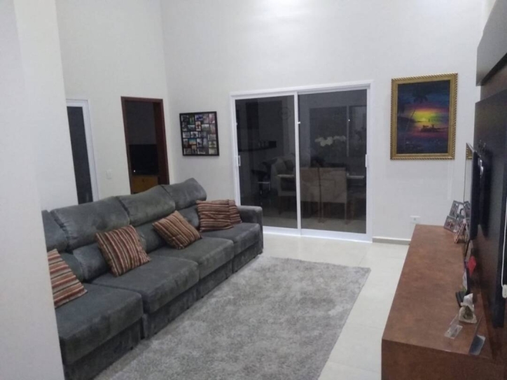 Casa de Condomínio à venda com 3 quartos, 140m² - Foto 2