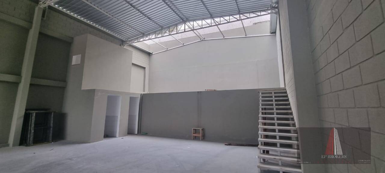 Depósito-Galpão-Armazém para alugar, 300m² - Foto 4