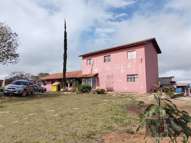 Fazenda à venda com 5 quartos, 3000m² - Foto 1