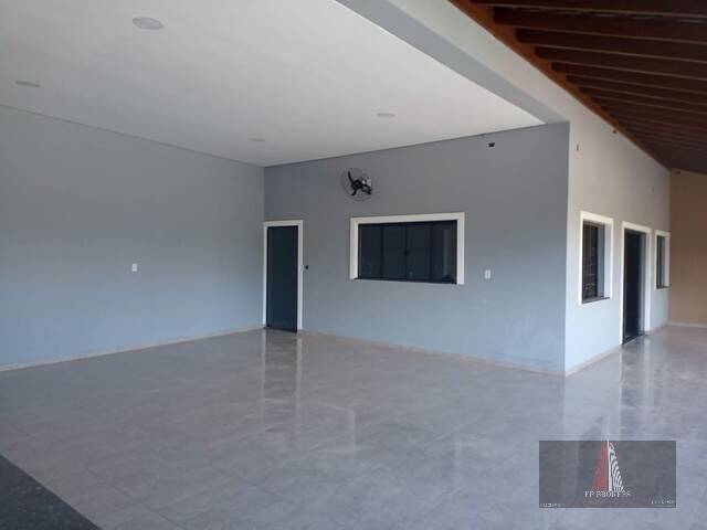 Fazenda à venda com 3 quartos, 1500m² - Foto 1