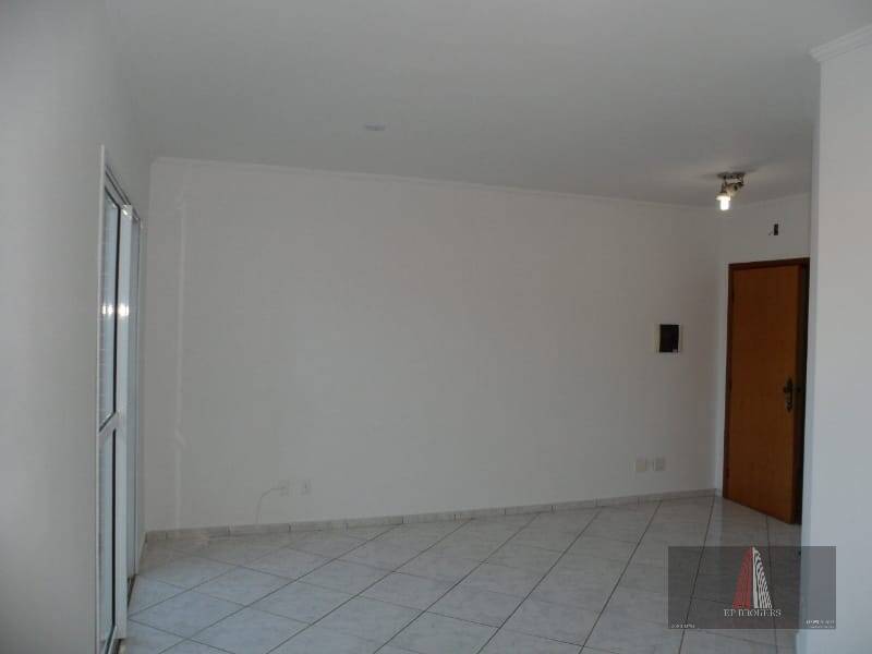 Apartamento à venda com 2 quartos, 63m² - Foto 3