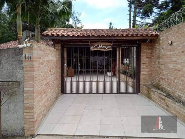 Fazenda à venda com 3 quartos, 1500m² - Foto 1