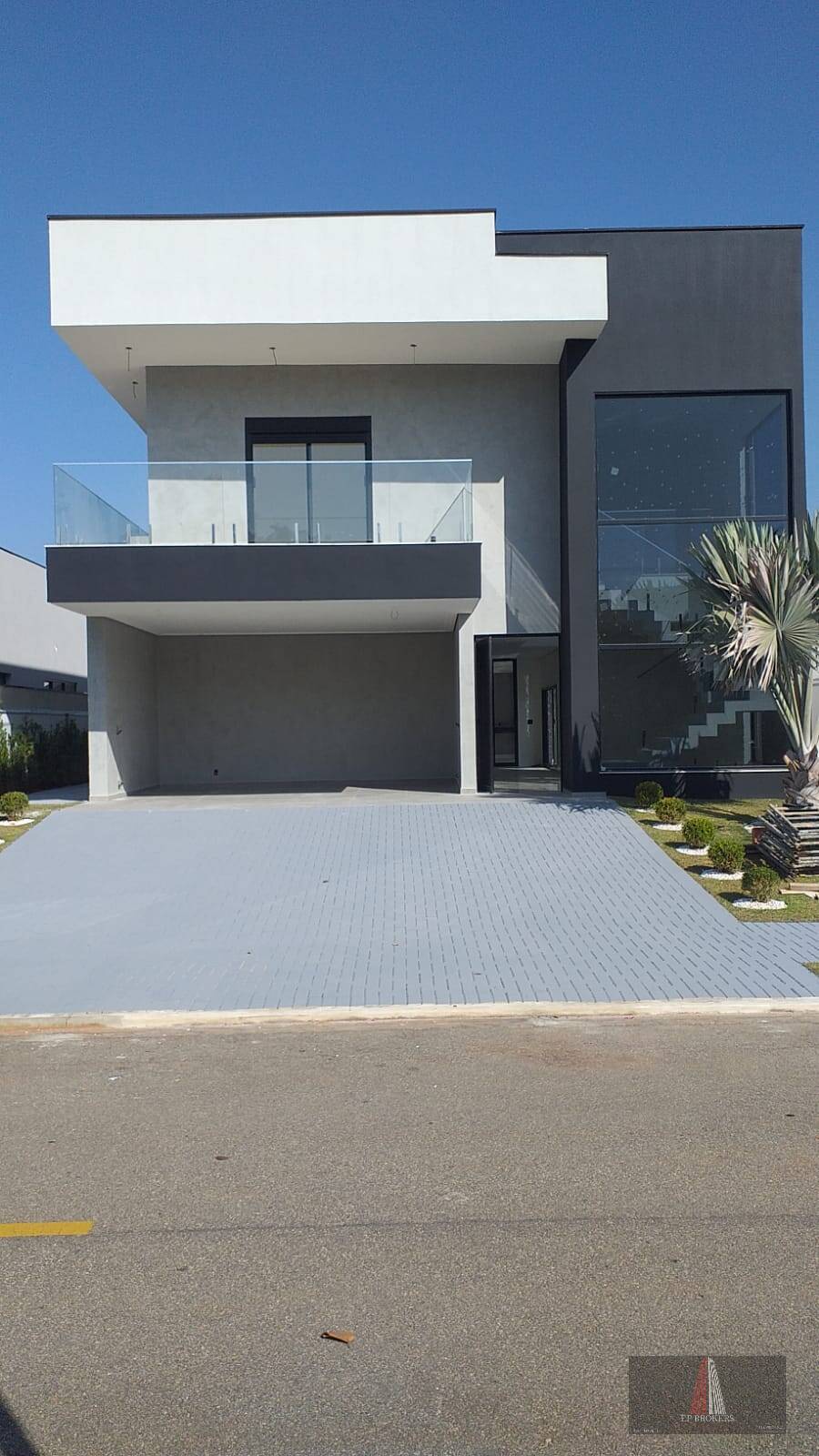 Casa à venda com 4 quartos, 416m² - Foto 1