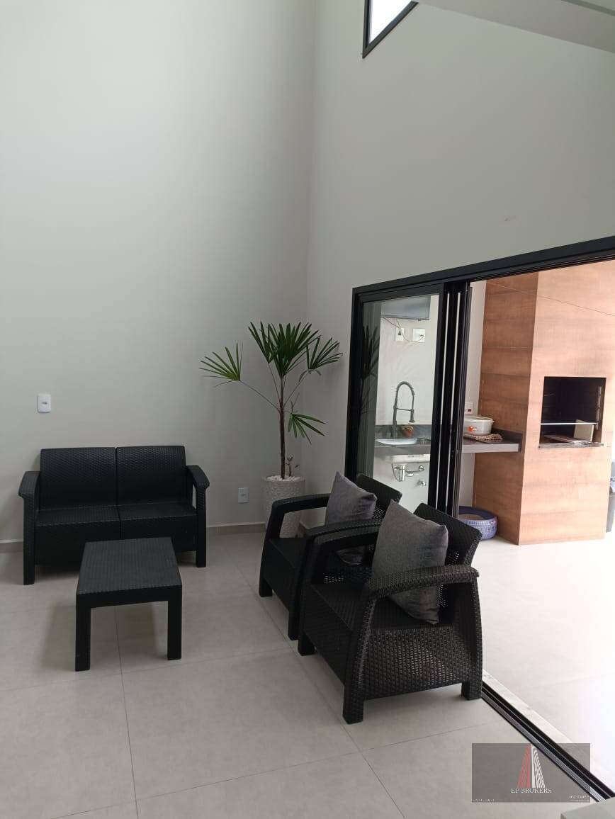 Casa à venda com 3 quartos, 211m² - Foto 10