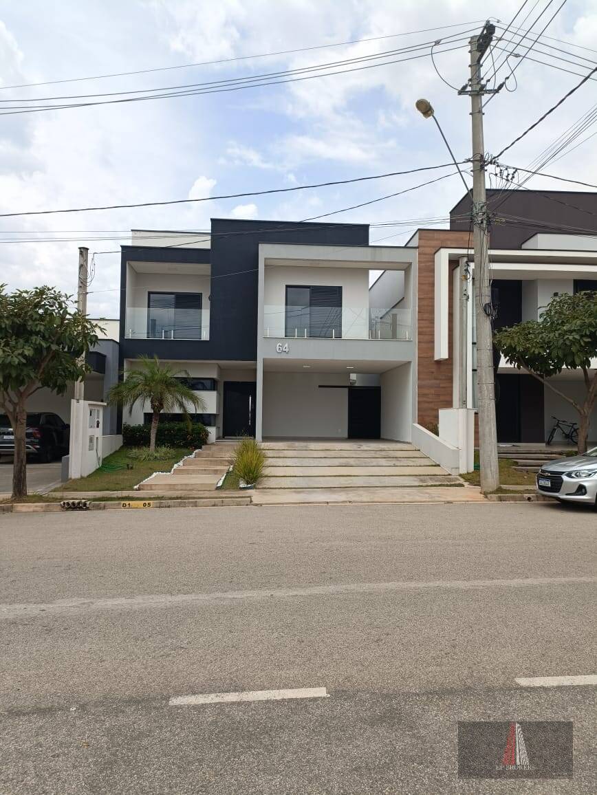 Casa à venda com 3 quartos, 211m² - Foto 1