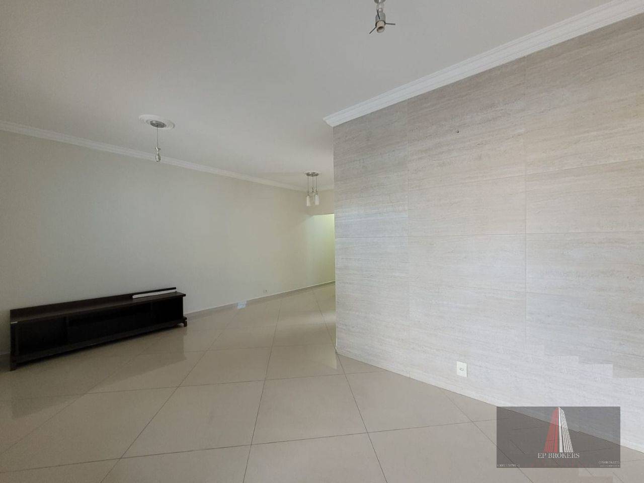 Casa à venda com 3 quartos, 100m² - Foto 4