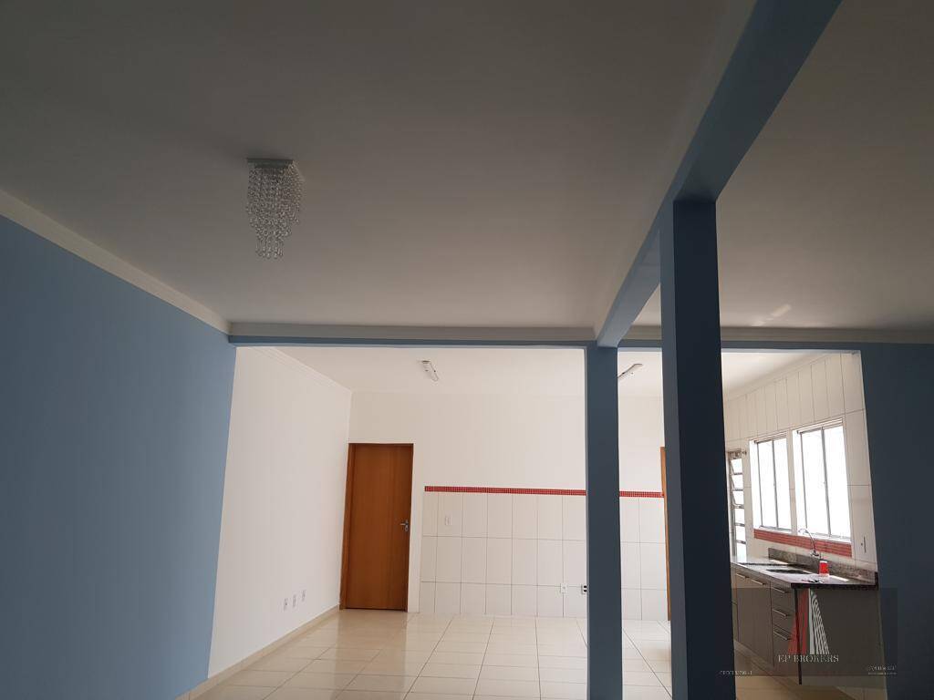 Casa à venda com 4 quartos, 198m² - Foto 4