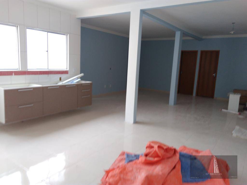 Casa à venda com 4 quartos, 198m² - Foto 3