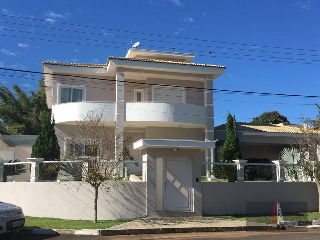 Casa à venda com 4 quartos, 440m² - Foto 1