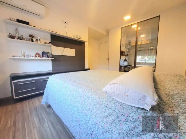 Apartamento à venda com 3 quartos, 123m² - Foto 12