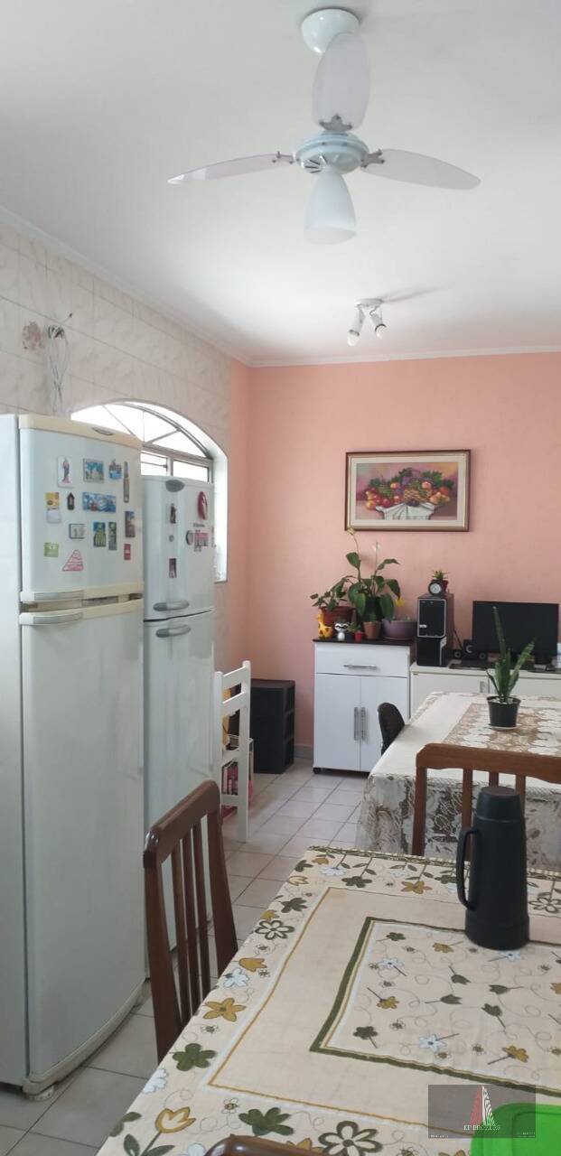 Casa à venda com 5 quartos, 300m² - Foto 4