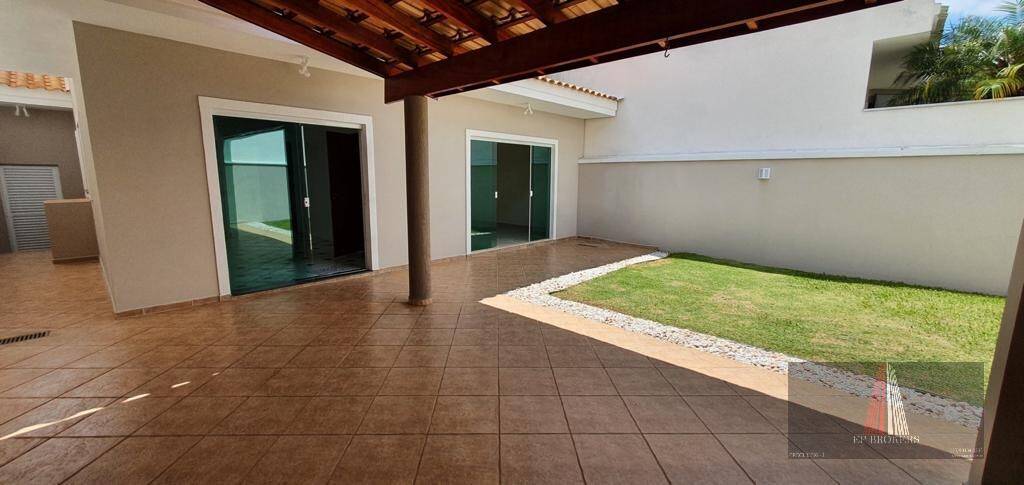 Casa de Condomínio à venda com 3 quartos, 224m² - Foto 3