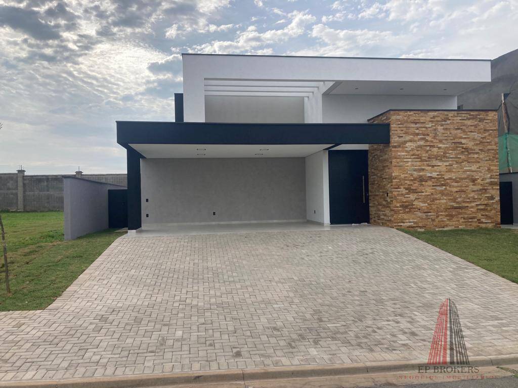 Casa de Condomínio à venda com 3 quartos, 240m² - Foto 1