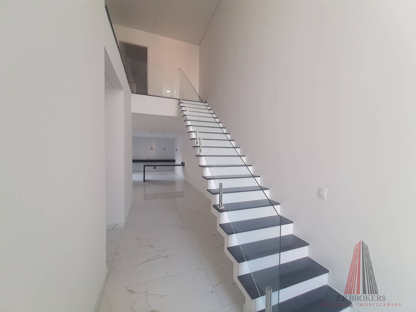 Casa à venda com 3 quartos, 183m² - Foto 3