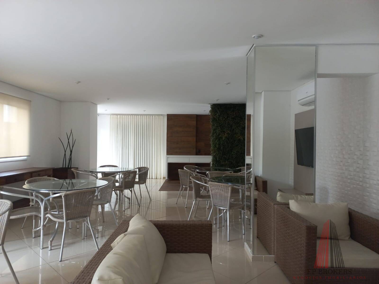 Apartamento à venda com 3 quartos, 171m² - Foto 2