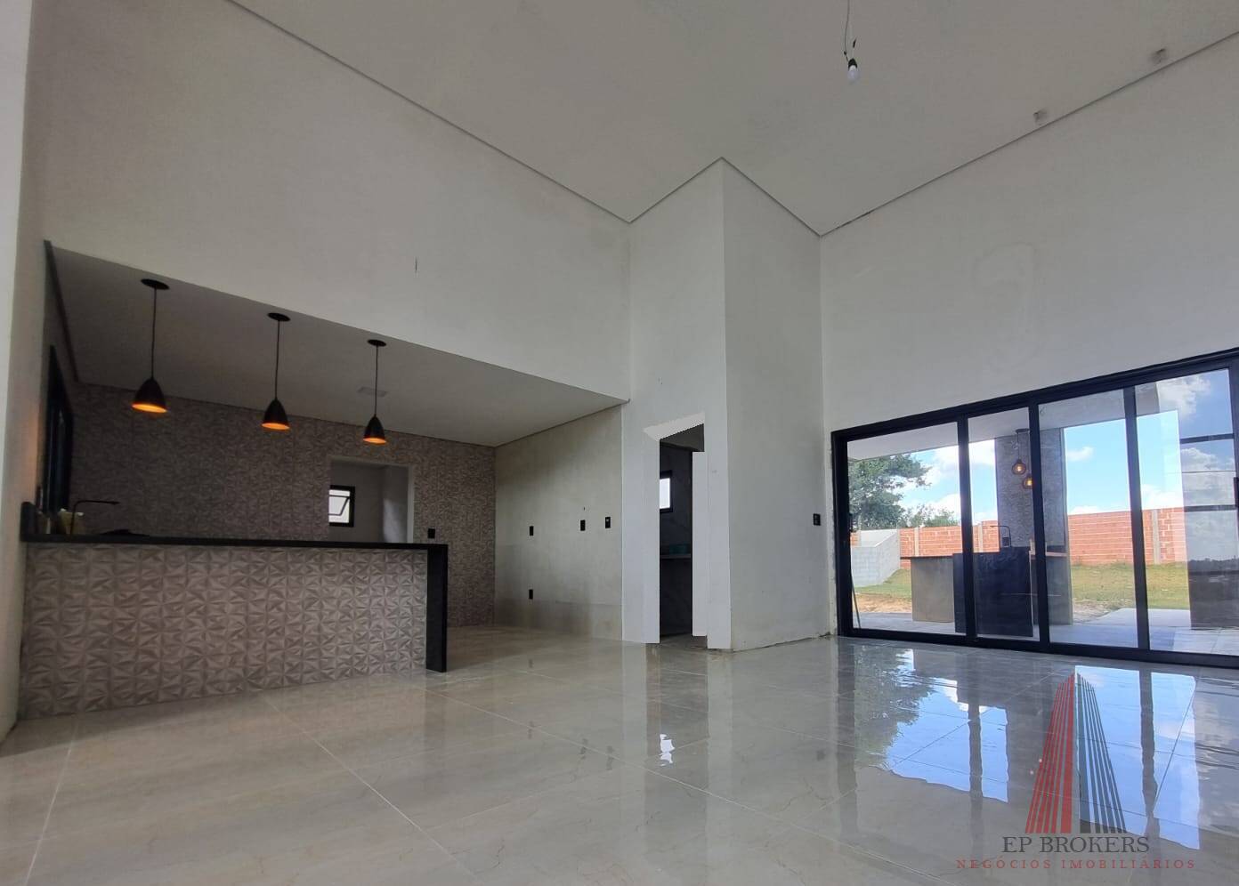 Casa à venda com 3 quartos, 220m² - Foto 4