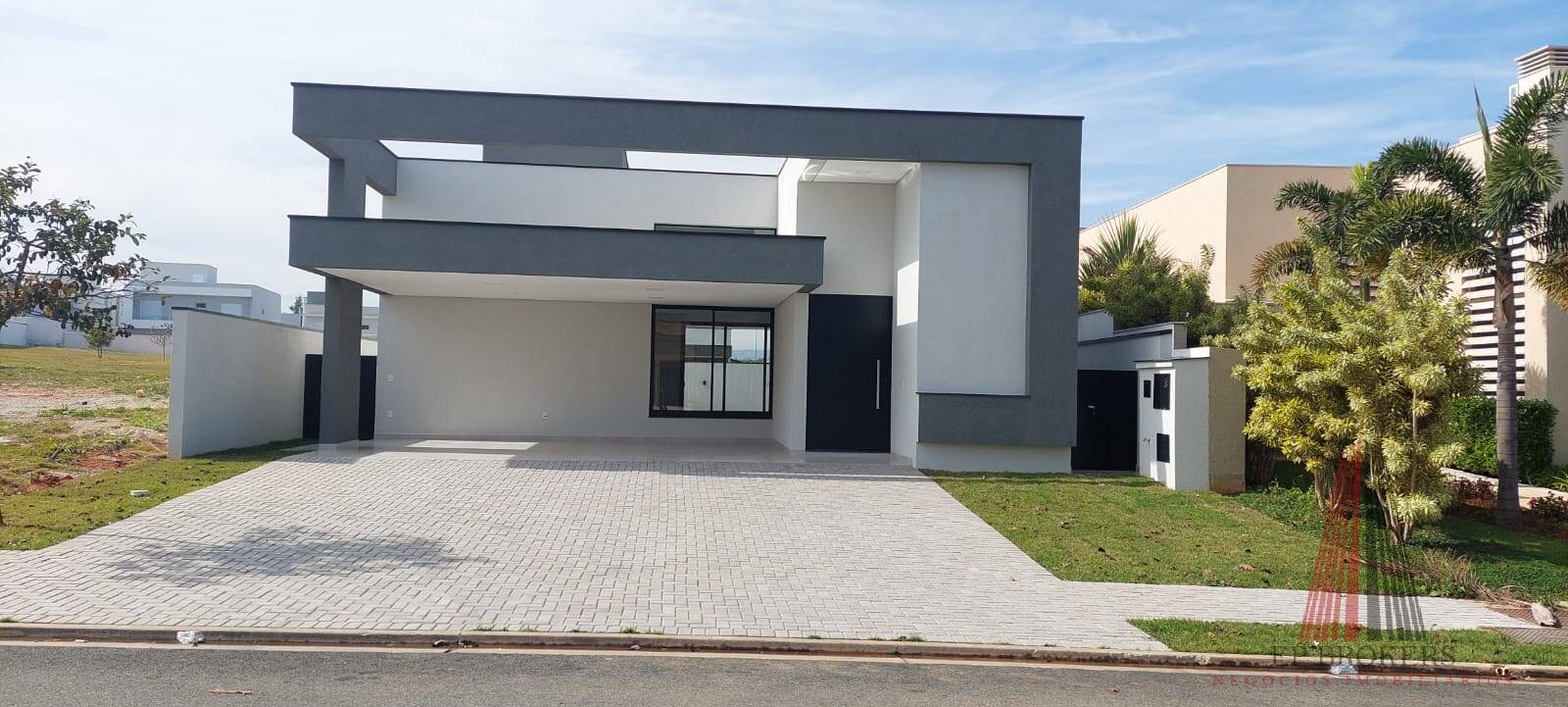 Casa à venda com 3 quartos, 240m² - Foto 2