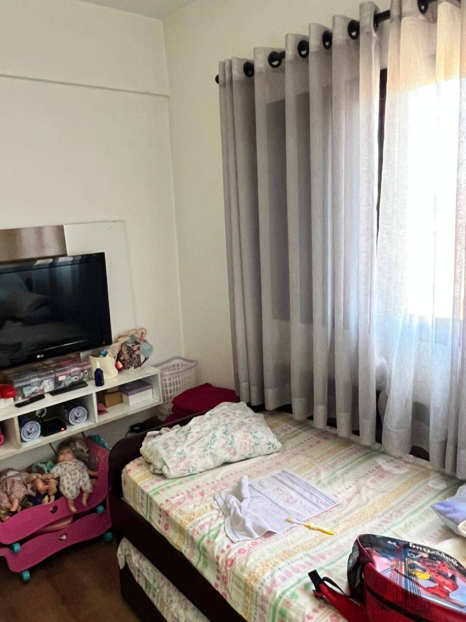 Apartamento à venda com 3 quartos, 98m² - Foto 2