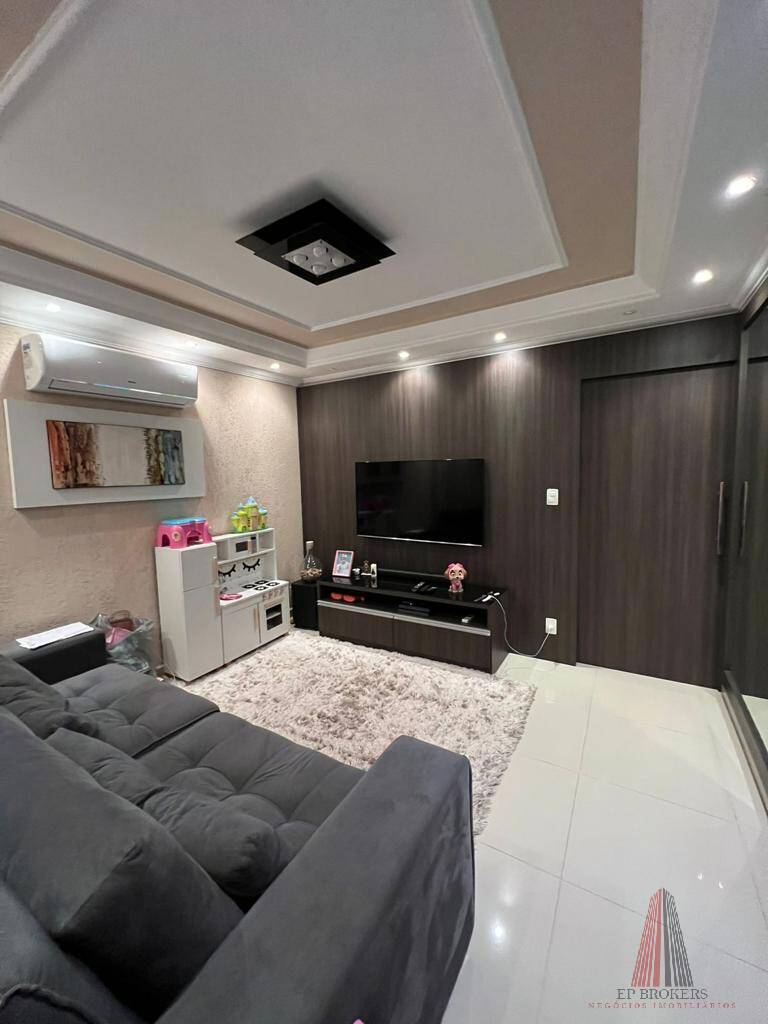 Casa à venda com 3 quartos, 151m² - Foto 1