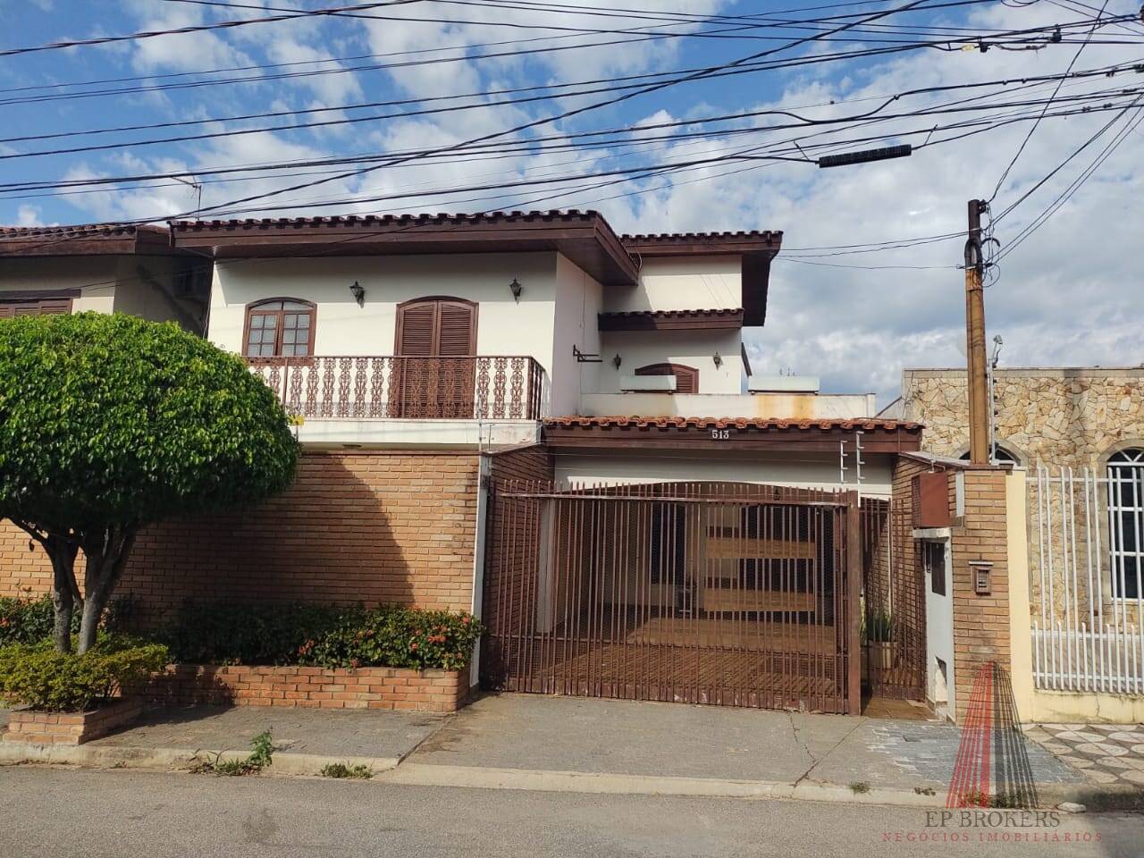 Casa à venda com 3 quartos, 282m² - Foto 1