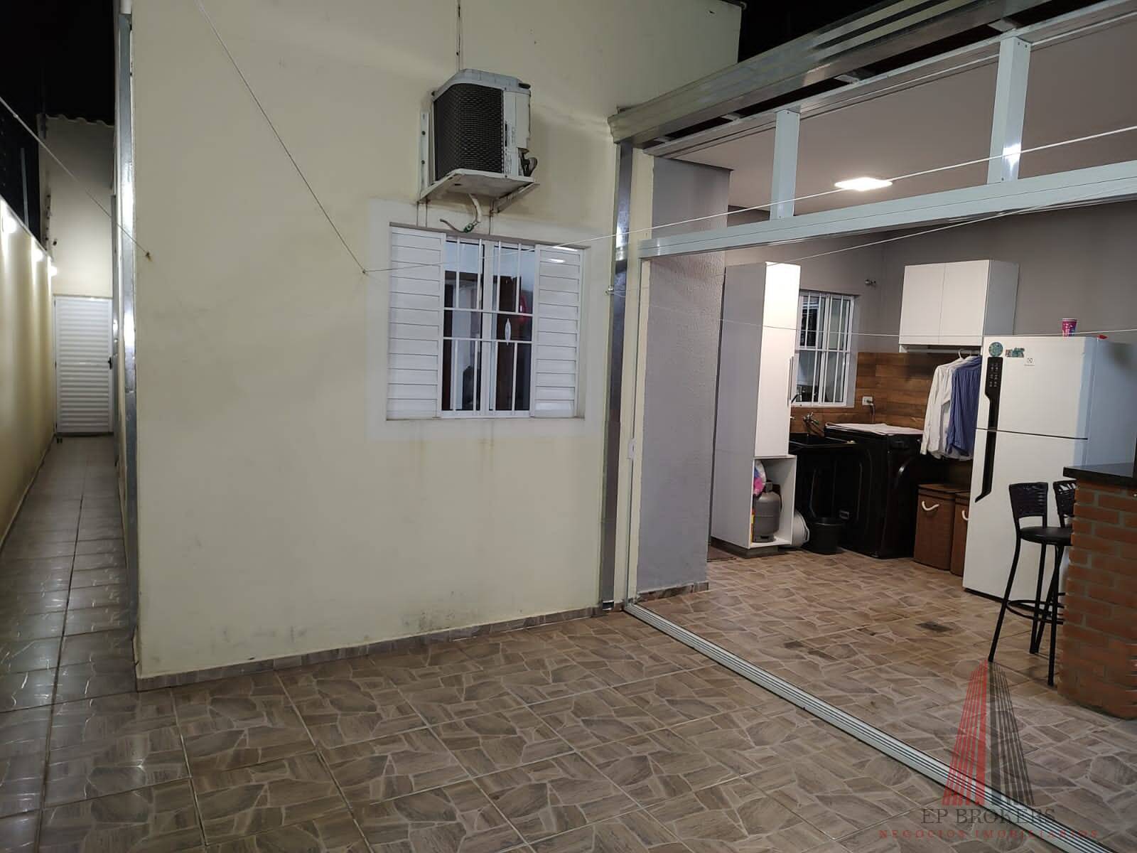 Casa à venda com 2 quartos, 150m² - Foto 5