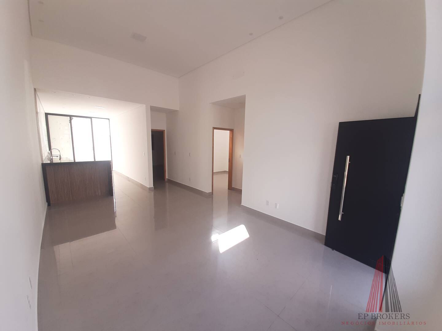 Casa à venda com 3 quartos, 99m² - Foto 2