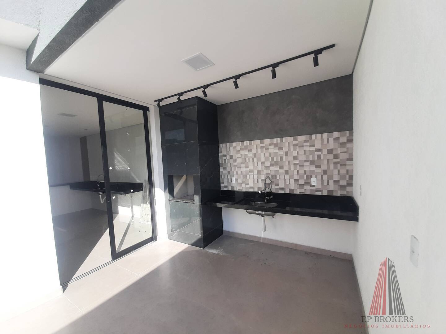 Casa à venda com 3 quartos, 99m² - Foto 6