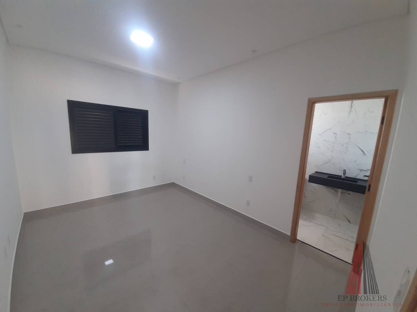 Casa à venda com 3 quartos, 99m² - Foto 10