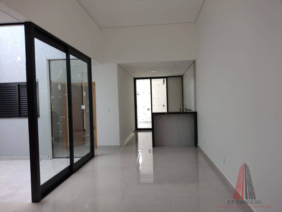 Casa à venda com 3 quartos, 98m² - Foto 4