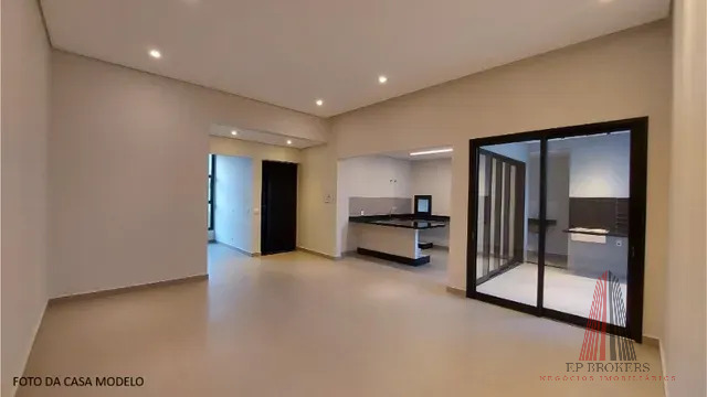 Casa à venda com 3 quartos, 176m² - Foto 2