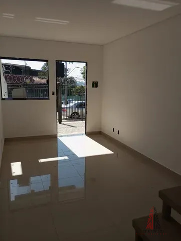 Casa à venda com 2 quartos, 62m² - Foto 1