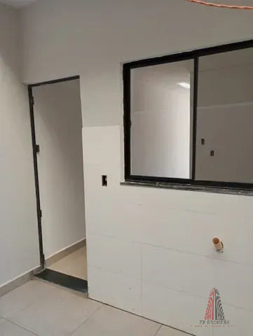 Casa à venda com 2 quartos, 62m² - Foto 5