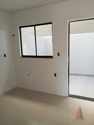 Casa à venda com 2 quartos, 62m² - Foto 2