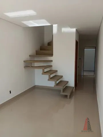 Casa à venda com 2 quartos, 62m² - Foto 4