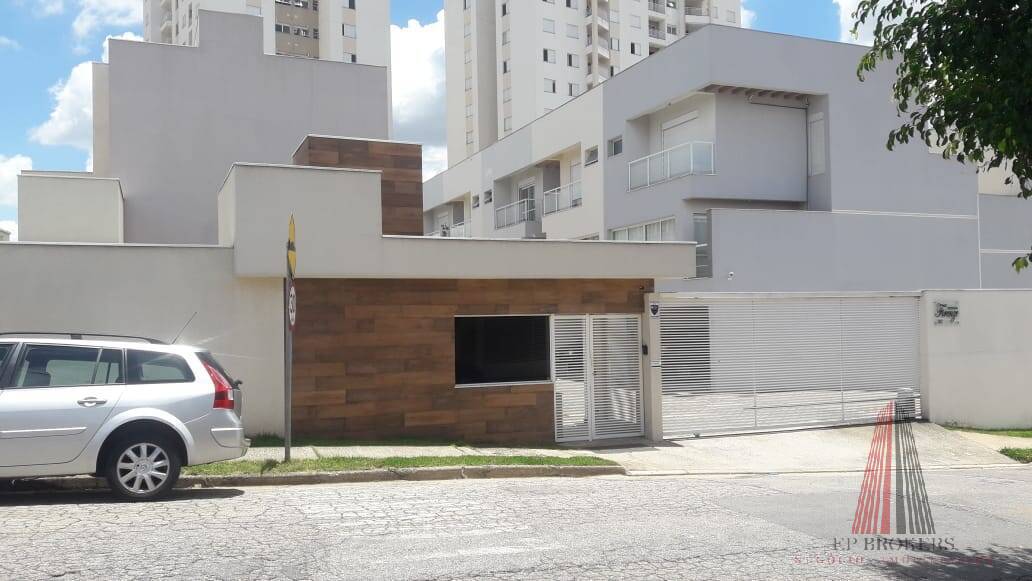 Casa à venda com 3 quartos, 151m² - Foto 1