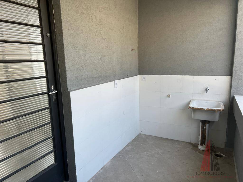 Casa para alugar com 2 quartos, 155m² - Foto 4