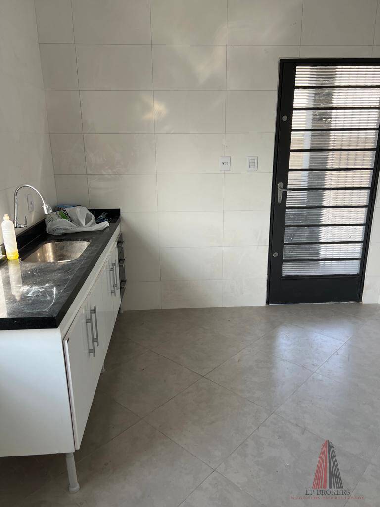 Casa para alugar com 2 quartos, 155m² - Foto 3