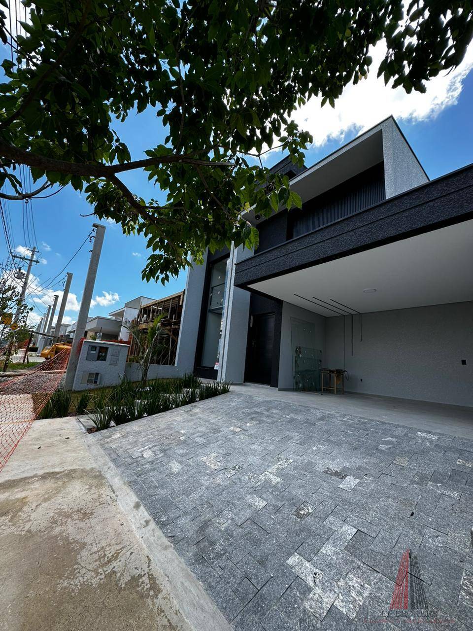 Casa à venda com 3 quartos, 200m² - Foto 2