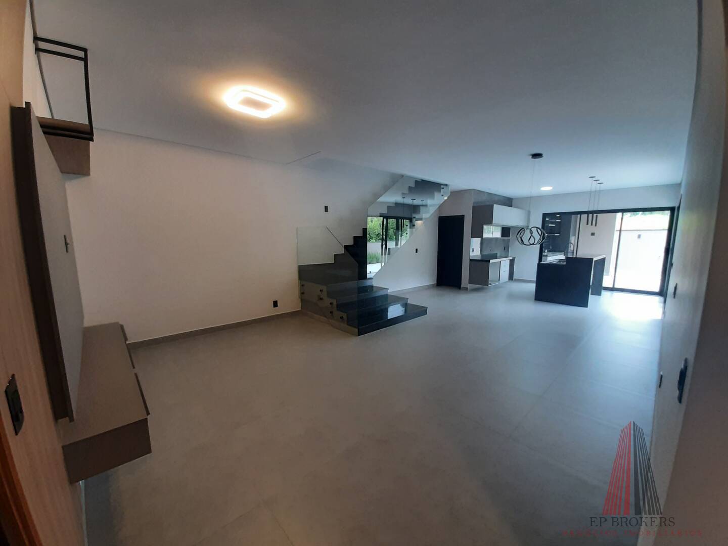 Casa à venda com 3 quartos, 225m² - Foto 3