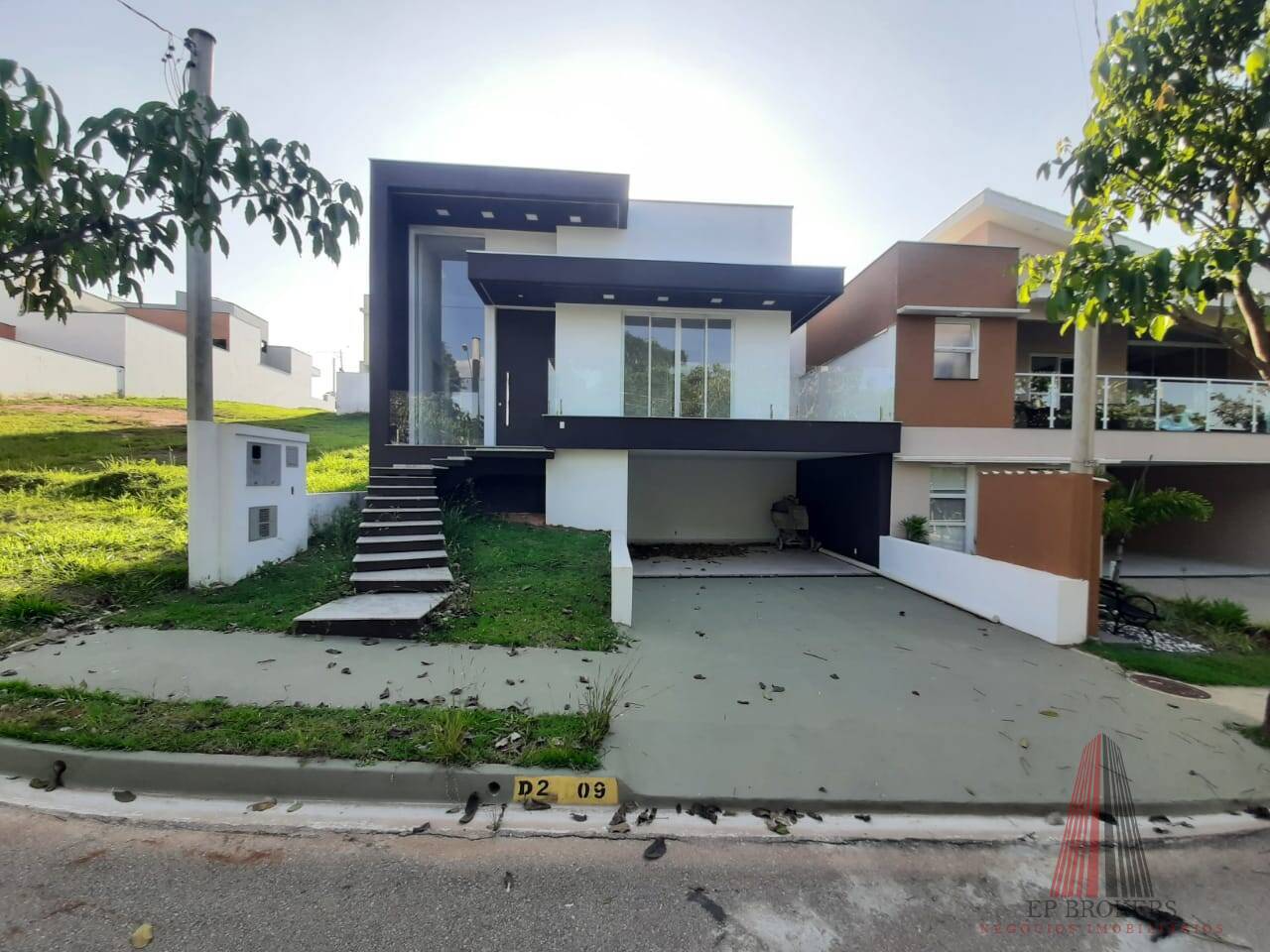 Casa de Condomínio à venda com 3 quartos, 220m² - Foto 1