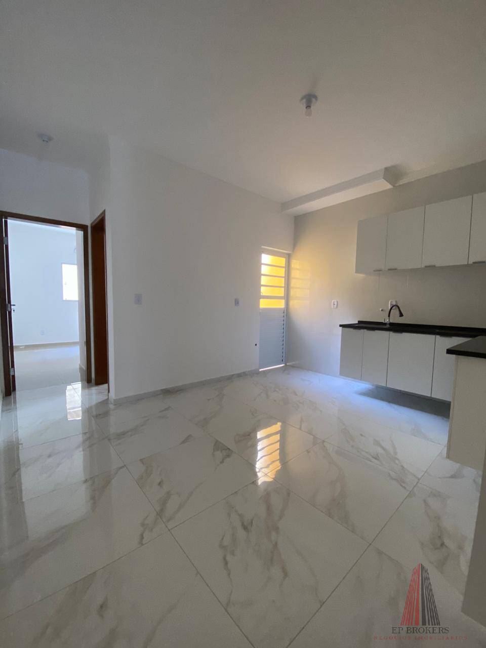 Sobrado à venda e aluguel com 3 quartos, 117m² - Foto 2