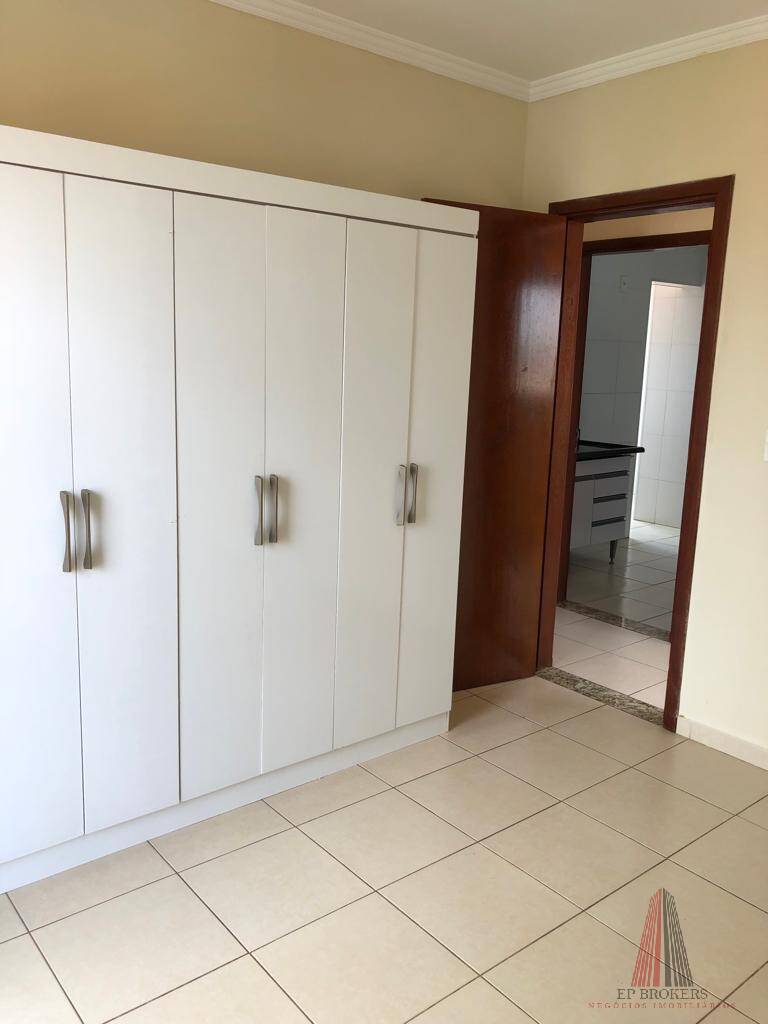 Apartamento à venda com 2 quartos, 65m² - Foto 4