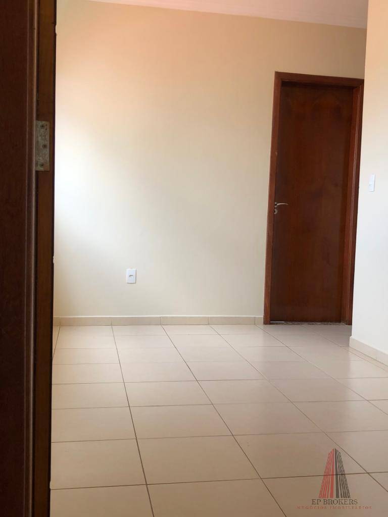 Apartamento à venda com 2 quartos, 65m² - Foto 2