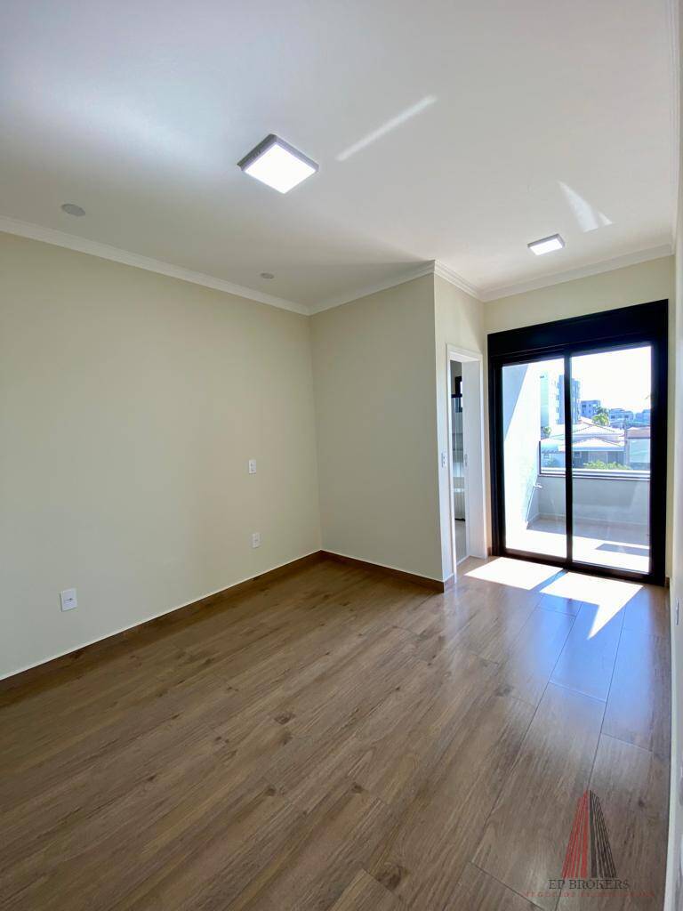 Casa à venda com 3 quartos, 240m² - Foto 26