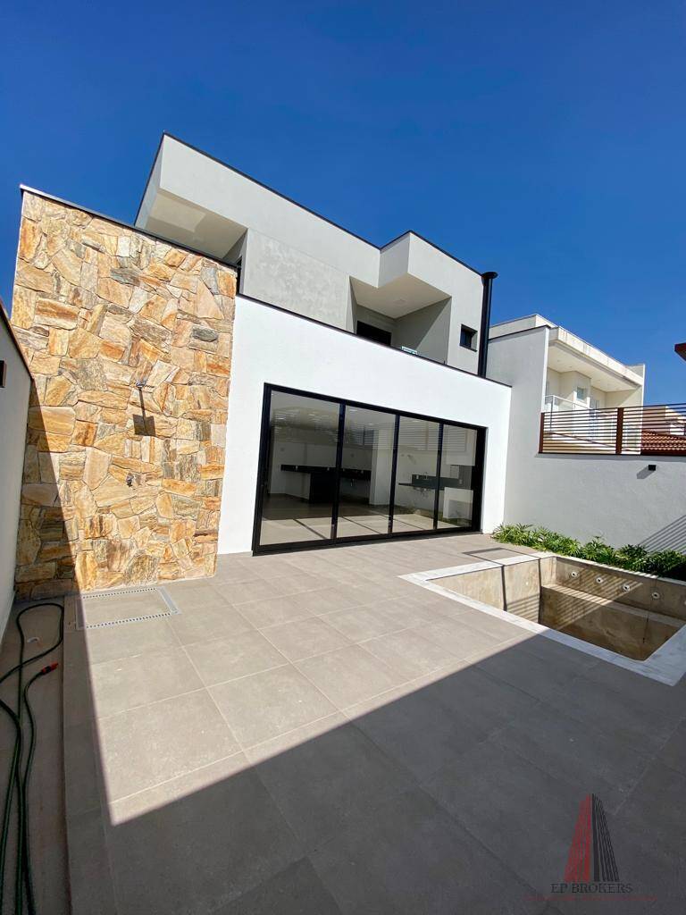 Casa à venda com 3 quartos, 240m² - Foto 32