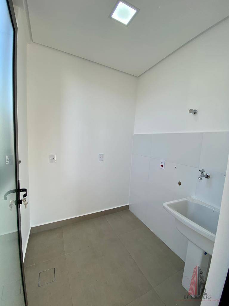 Casa à venda com 3 quartos, 240m² - Foto 30