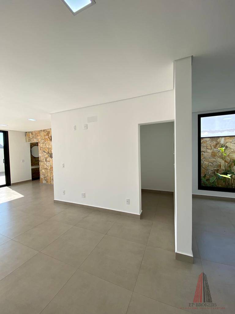 Casa à venda com 3 quartos, 240m² - Foto 9