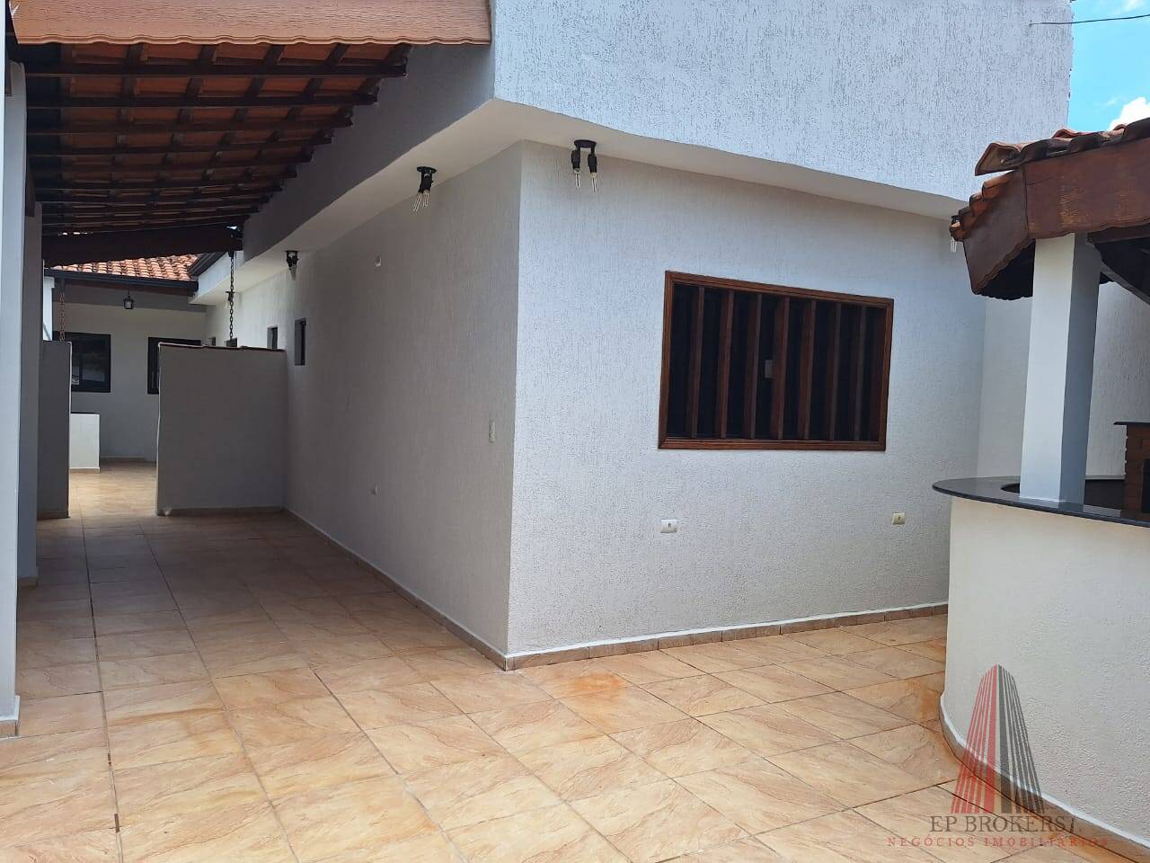 Casa à venda com 2 quartos, 110m² - Foto 2