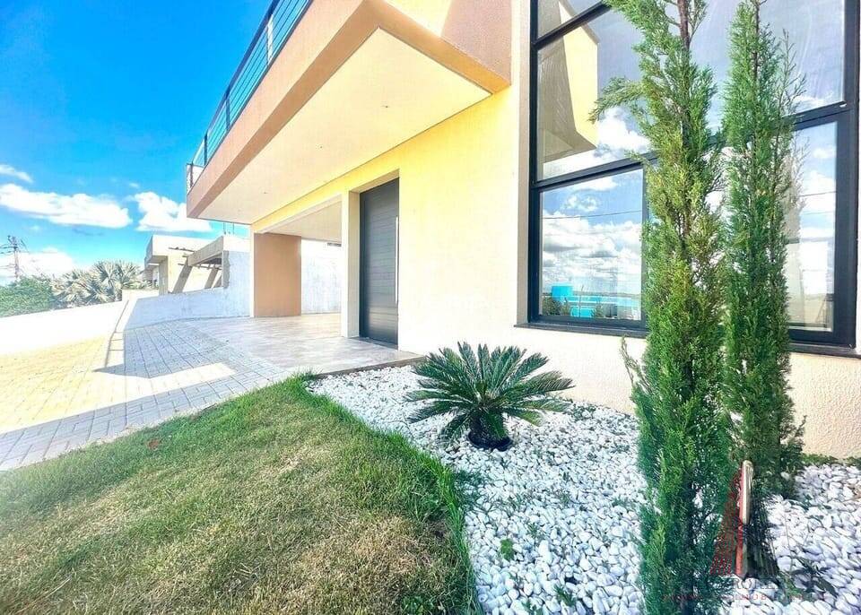 Casa à venda com 3 quartos, 220m² - Foto 2