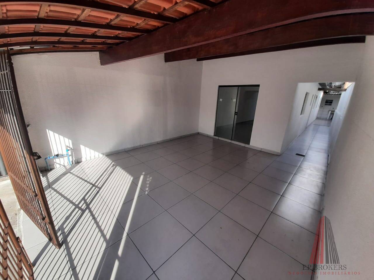 Casa à venda com 3 quartos, 112m² - Foto 1